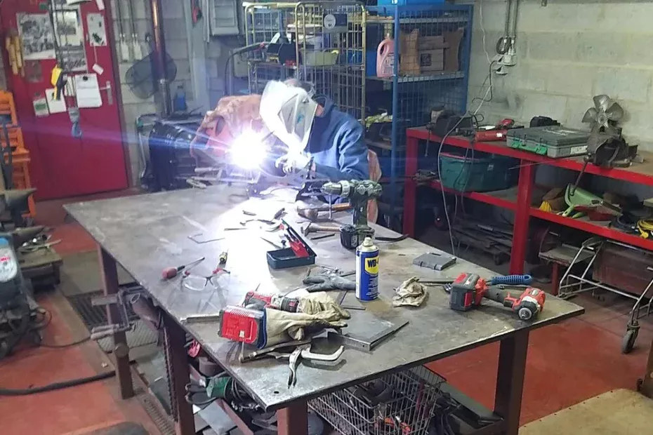 Réaliser un bloque porte soi-même pour utilitaire camping car